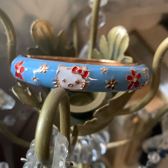 Hello Kitty Enamel Bracelet - Picture 3 of 13